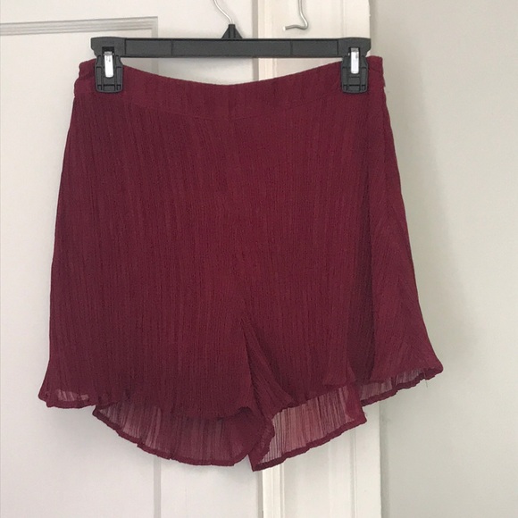 J.O.A. Pants - J.O.A maroon pleated shorts